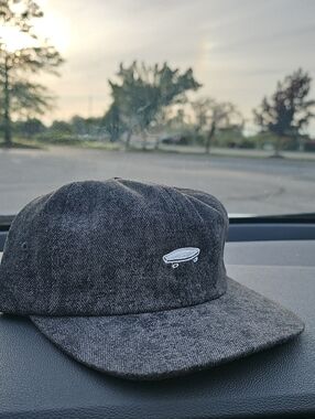 Vans Off the‎ Wall Gray Skateboard Strapback Hat New